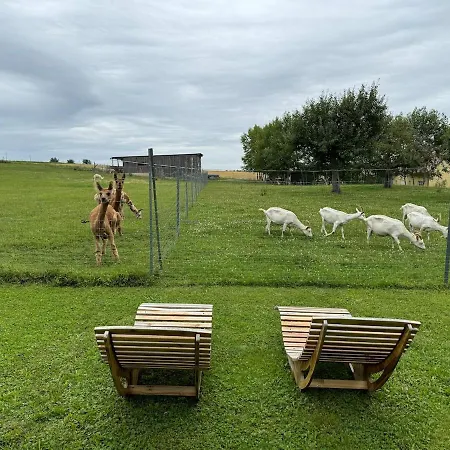Bauernhof Glamping Mit Alpakas Und Ziegen *